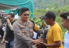 Program-Ramah-Lingkungan,-Polres-Probolinggo-bersama-Forkopimda-Gelar-Baksos-Tanam-Pohon-Gamal