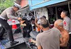 Bantu-Pemudik,-Polisi-Angkut-Motor-Mogok-di-Jalan-Raya-Probolinggo