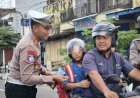 Polres-Ponorogo-Sampaikan-Pesan-dan-Cinderamata-kepada-Pengendara-di-Penghujung-Operasi-Patuh-Semeru-2025