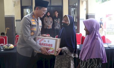 Pengasuh-Ponpes-Ainun-Ulum-Apresiasi-Kepedulian-Polres-Ponorogo-Kepada-Para-Santri-dan-Warga-Pulung