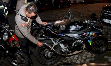 Gelar-Patroli-Gabungan-Polres-Kediri-Amankan-Puluhan-Motor-Berknalpot-Tidak-Sesuai-Spektek
