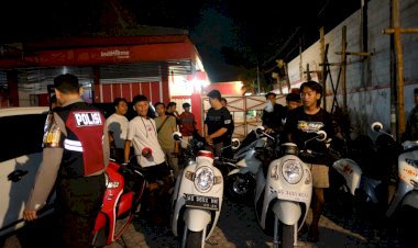 Cegah-Perang-Sarung-Berulang,-Polres-Blitar-Kota-Lakukan-Patroli-Amankan-11-Remaja