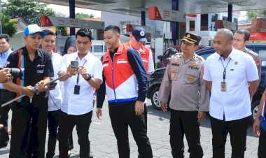 Tim-Gabungan-Polda-Jatim-Sidak-SPBU,-Pastikan-BBM-Aman-Jelang-Lebaran
