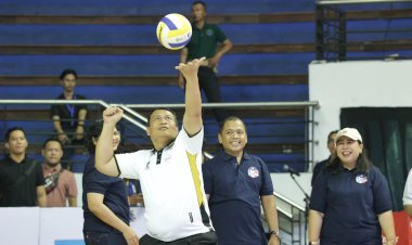 Ketua-PBVSI-Jatim-Apresiasi-Turnamen-Voli-Tingkat-Pelajar-SMA/SMK-se-Jatim-di-DBL-Arena