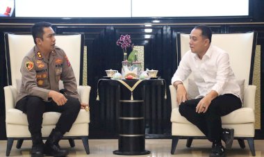 Walikota-Eri-Cahyadi-dan-Kapolres-Pelabuhan-Tanjungperak-Kolaborasi-Ciptakan-Kota-Surabaya-Aman