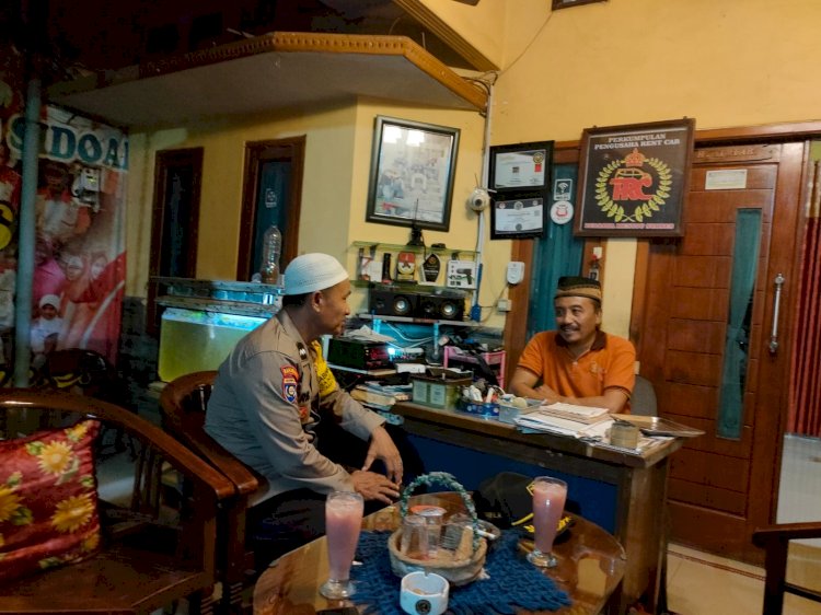 Bhabinkamtibmas Tulangan Jalin Komunikasi Tokoh Masyarakat