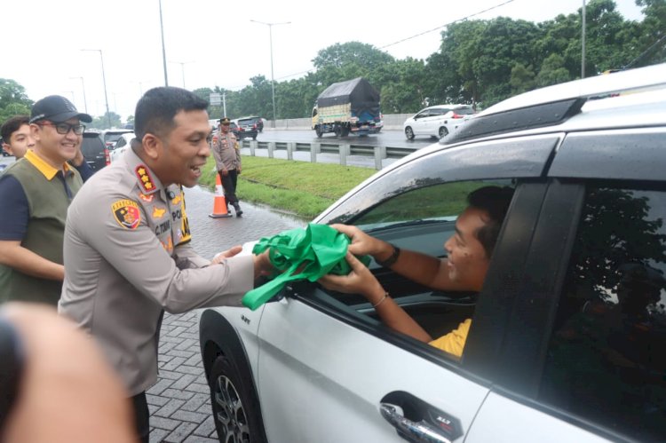 Kapolresta Sidoarjo Cek Arus Balik Lebaran di Rest Area KM 753