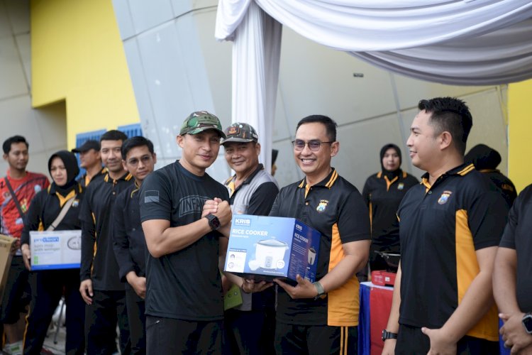 Perkuat Sinergi dan Kebersamaan Polres Gresik Gelar Olahraga Bersama di Hari Bhayangkara ke -79