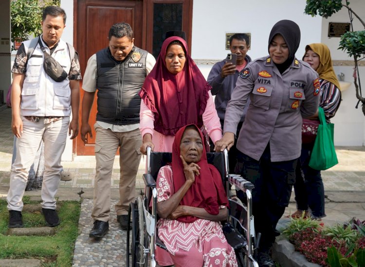 Polres Probolinggo Fasilitasi Penjemputan Ibu Nortaji yang Sempat Dirawat di Griya Lansia Malang