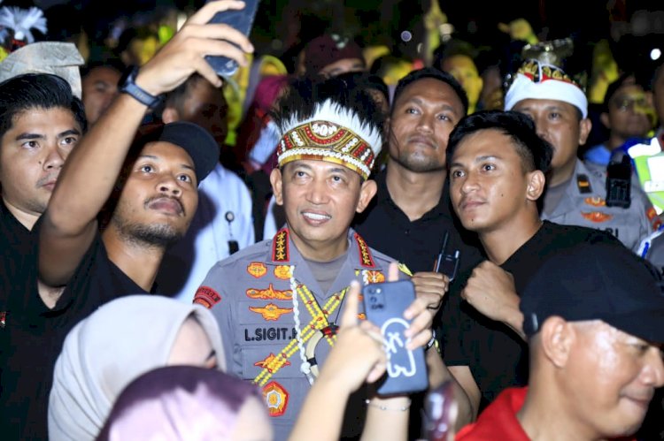 Kehangatan Kapolri di Tengah Semarak Panggung Rakyat Bundaran HI