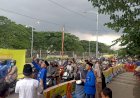 Ramadhan-Berkah,-Polres-Pelabuhan-Tanjungperak-Gandeng-PMII-Berbagi-Takjil-di-Suramadu