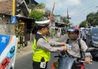 Operasi-Patuh-Semeru-2025-Polres-Malang-Sapa-Pengendara,-Sosialisasikan-Kamseltibcarlantas
